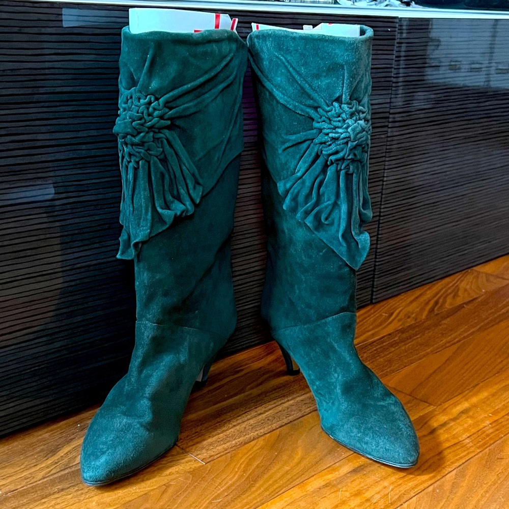 Vintage 80s suede boots